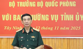 Bộ trưởng Quốc phòng Phan Văn Giang làm việc với Ban Thường vụ Tỉnh ủy Tây Ninh