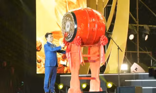 Khởi trống khai hội Côn Sơn - Kiếp Bạc