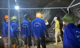 Hải Phòng: Dỡ lán khung thép chắn lối người dân xuống đầm nuôi thủy sản