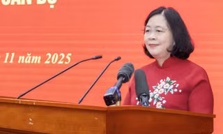Báo cáo Trung ương giới thiệu bà Bùi Thị Minh Hoài làm Chủ tịch Ủy ban Trung ương MTTQ Việt Nam
