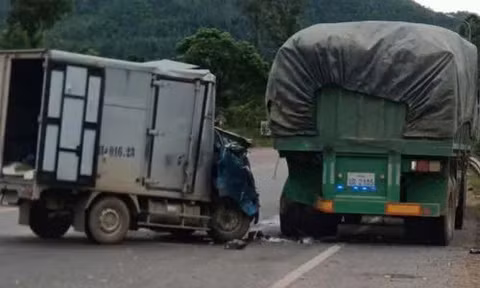 Vợ tử vong, chồng nguy kịch sau cú tông xe đầu kéo