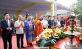 Choáng ngợp dòng người đổ về Đền Đô rước vua Lý.