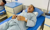 Anh Nguyễn Đức V đang điều trị tại bệnh viện.