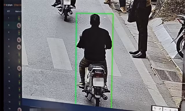 Tài xế bất ngờ khi thấy hình ảnh vi phạm ‘rõ như ban ngày’ trên ứng dụng iHanoi