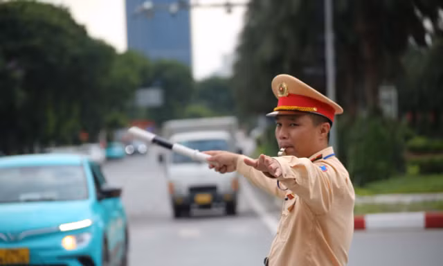 CSGT Hà Nội huy động 100% quân số làm nhiệm vụ, giao thông nội thành thông thoáng
