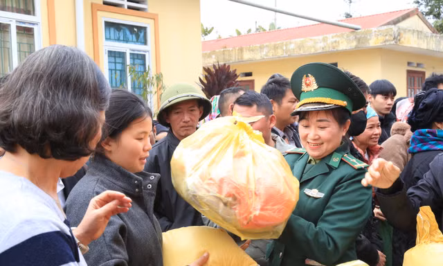 Tết sớm của người dân xã biên giới Pha Long