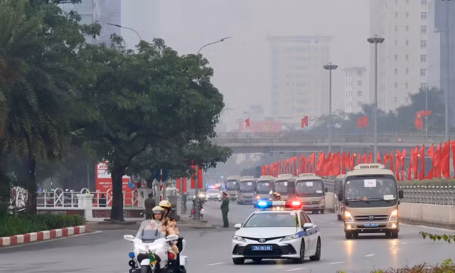 Công an Hà Nội đảm bảo an ninh, an toàn trong ngày đầu Đại hội lần thứ XIV