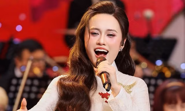 Nữ ca sĩ được NSƯT Tố Nga khen có giọng hát 'đặc biệt hiếm'