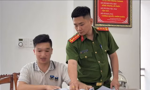 Triệu tập đối tượng chuyên lập tài khoản ngân hàng để bán