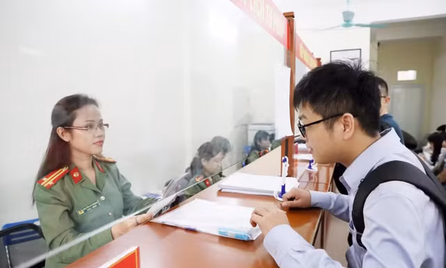 Từ hôm nay, người dân có thể sử dụng phiếu lý lịch tư pháp điện tử thay bản giấy