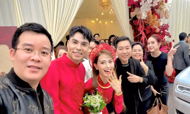Lễ ăn hỏi MC Huyền Trang và cầu thủ Đức Huy