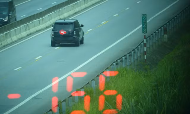Xử phạt nữ tài xế lái xe gấp đôi tốc độ cho phép trên cao tốc