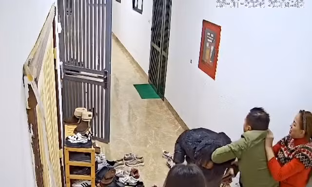 Liên tiếp các vụ việc xô xát ở chung cư: Để mâu thuẫn nhỏ ‘leo thang’, trả giá bằng án tù