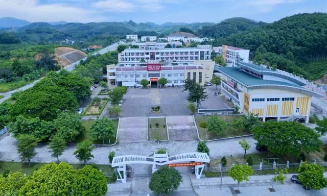 Sở GD&ĐT Lào Cai thông tin về 43 trường hợp đạt điểm 10 môn Toán