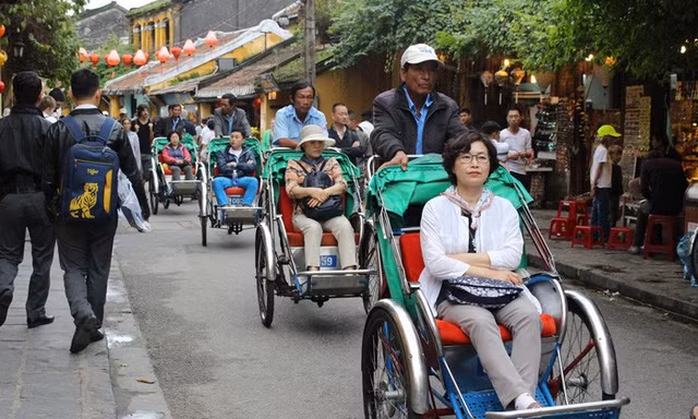Gần 5,3 triệu khách Trung Quốc du lịch Việt Nam năm 2025