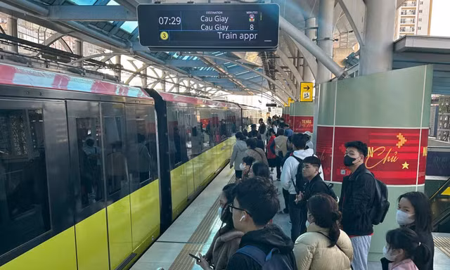 Hà Nội: Gần 6 triệu lượt khách nhận diện sinh trắc học, VNeID đi metro 