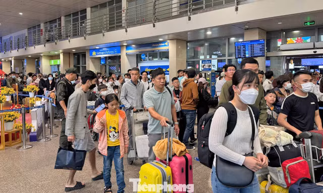 Nghỉ 4 ngày Tết Dương lịch: Kích hoạt làn sóng ăn chơi, có chặng bay 'cháy vé'