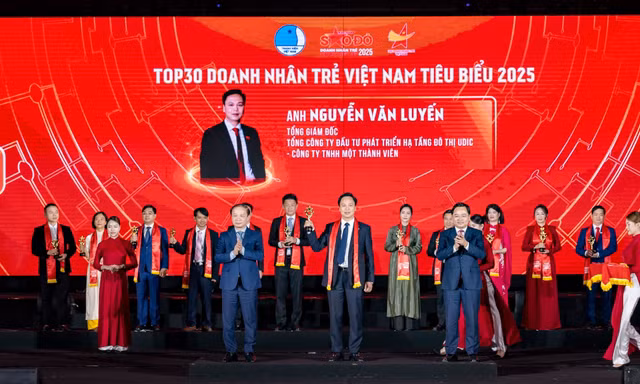 UDIC: Tổng Giám đốc Nguyễn Văn Luyến vinh danh Sao đỏ - Doanh nhân trẻ tiêu biểu 2025