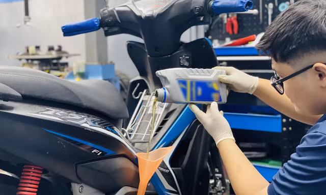Xăng E10 áp dụng toàn quốc: Chủ xe cần lưu ý những gì?