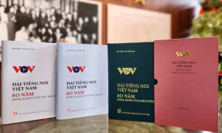 6 tháng hoàn thành sách Đài Tiếng nói Việt Nam đồng hành cùng đất nước