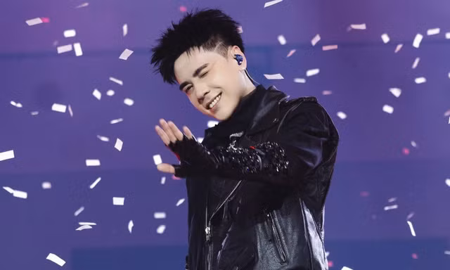 Quang Hùng MasterD và điểm chạm cho hành trình 10 năm thanh xuân tại concert của báo Tiền Phong