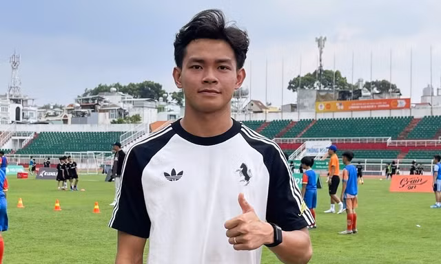 Tiền đạo Bùi Vĩ Hào: ‘Gia đình, đặc biệt vợ tôi là nguồn động viên lớn để tôi sớm trở lại thi đấu’