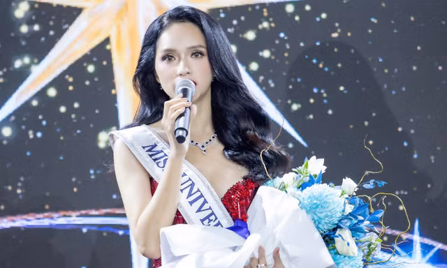 Hoa hậu Hương Giang: 'Trong 13 năm làm nghề, mình chưa được ai nhường điều gì, tất cả đều phải tự nỗ lực'