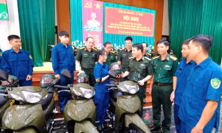 Trang bị xe mô tô 2 bánh cho các ban chỉ huy quân sự cấp xã 