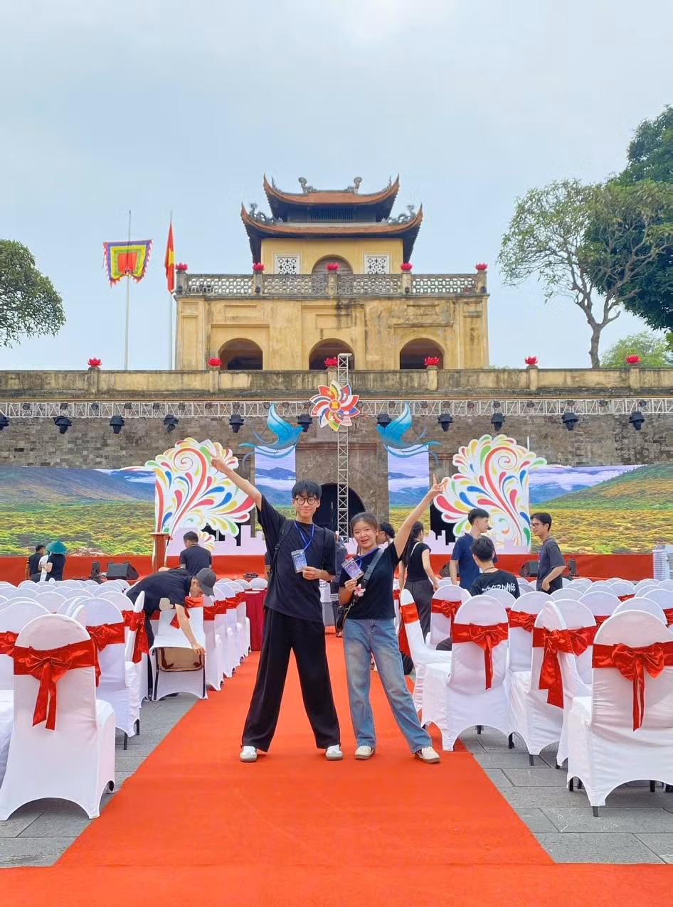 ngay-dau-chay-su-kien-moi-truong-ben-ngoai.jpg