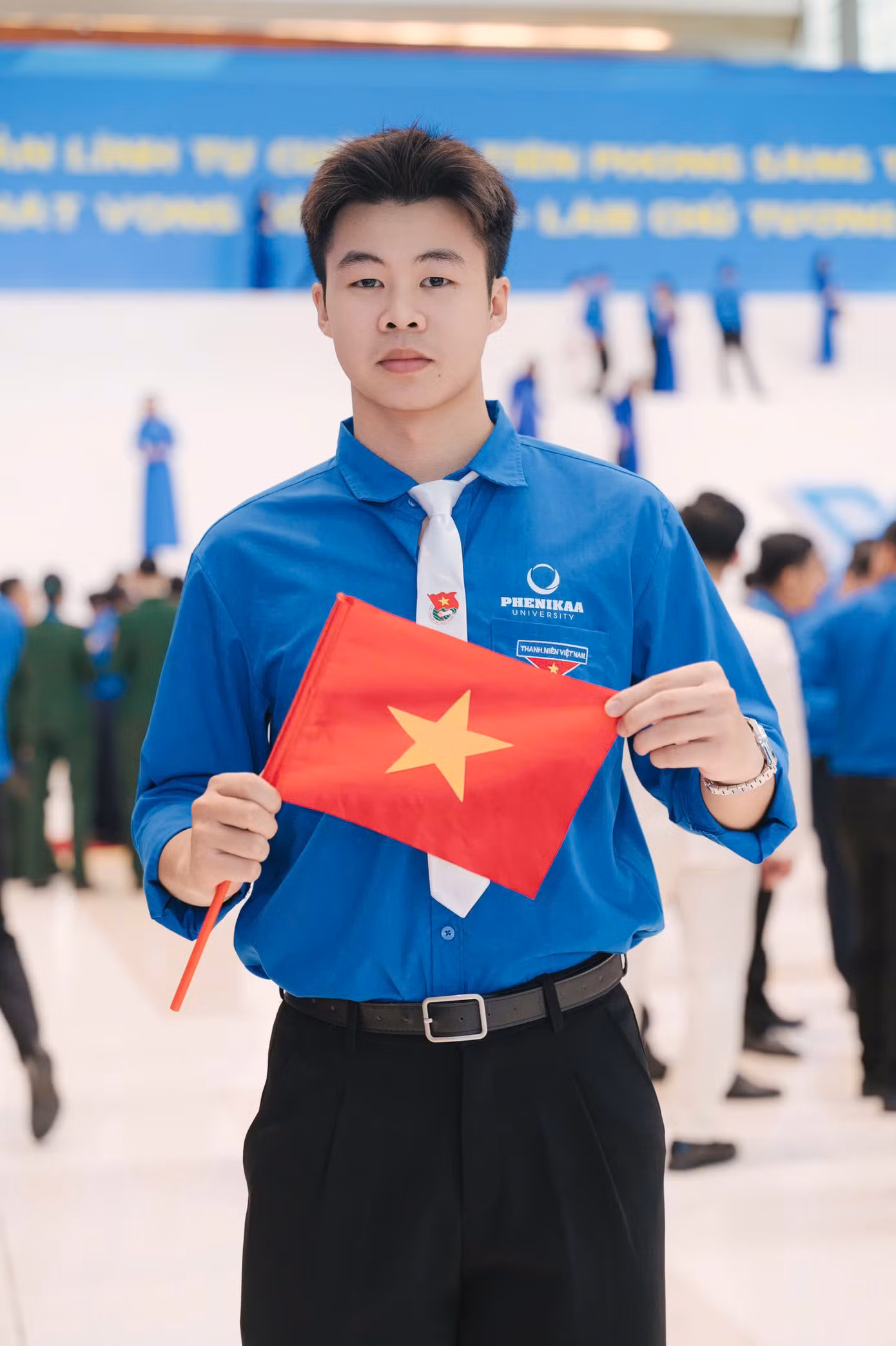 anh-chan-dung-lam-anh-dai-dien.jpg