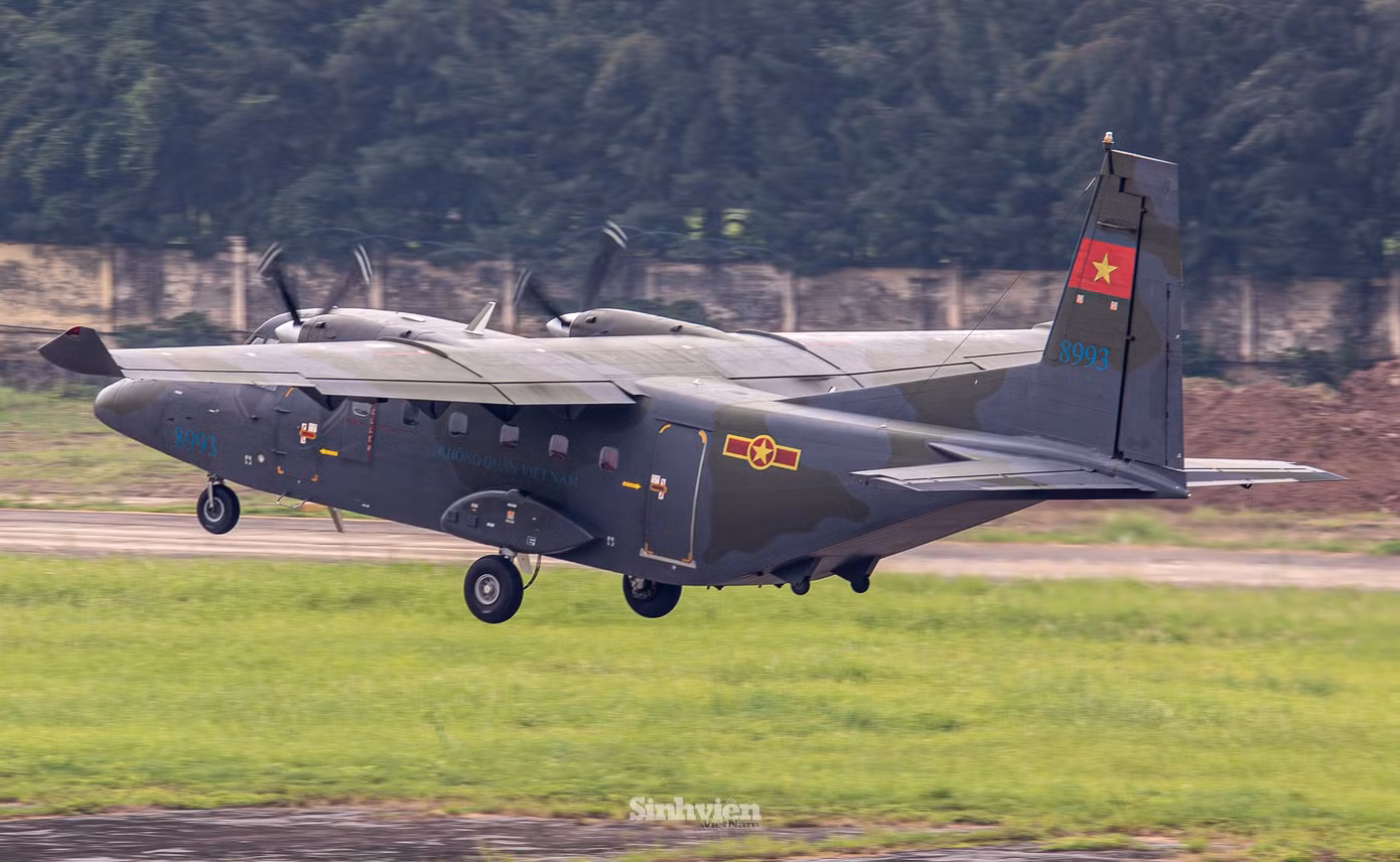 casa-c295-c212i-02.jpg