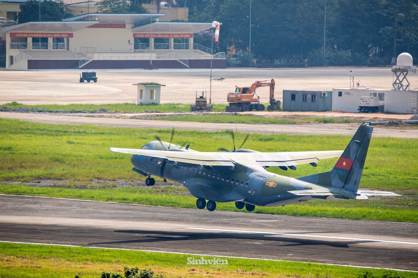 casa-c295-4.jpg