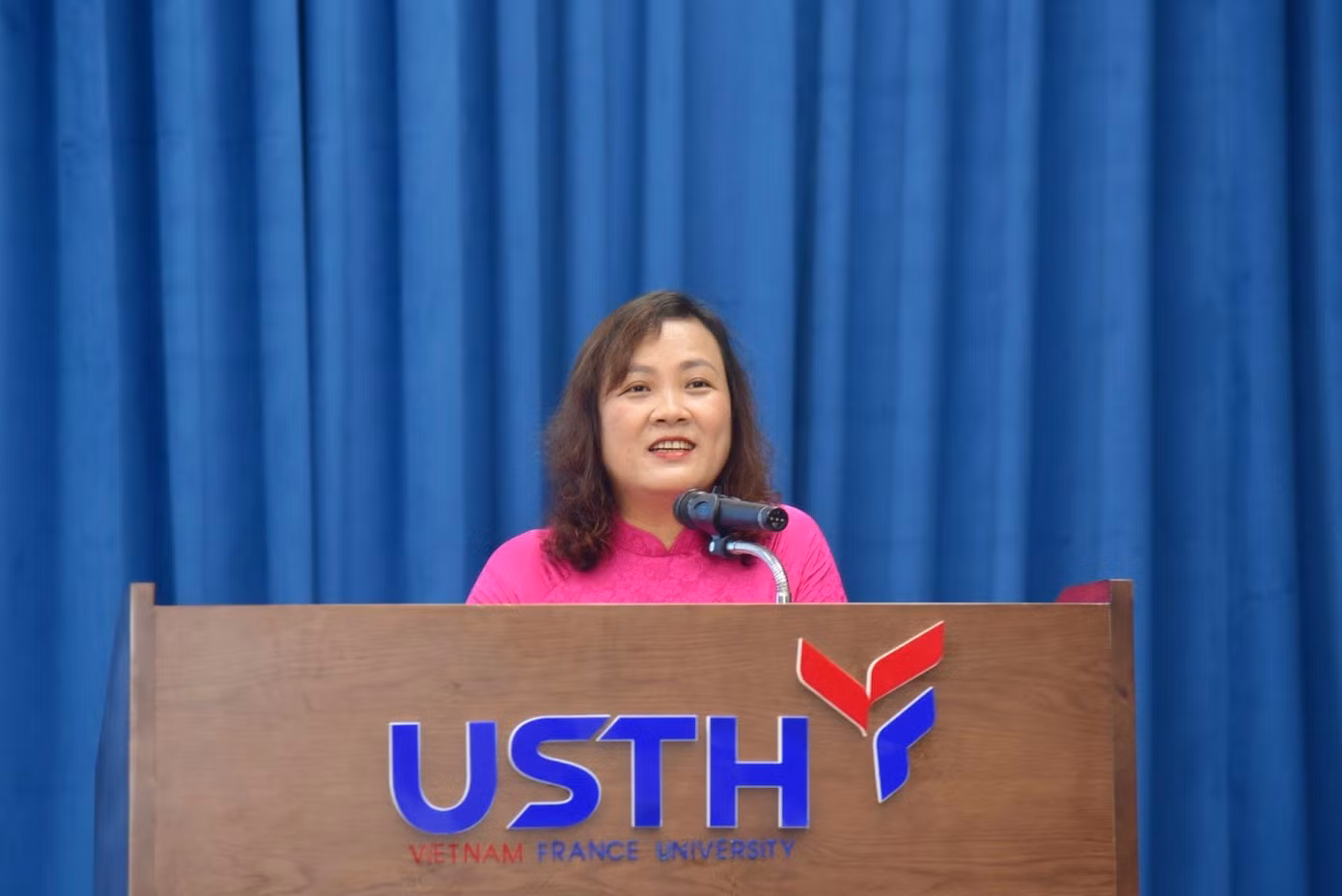 GS.TS. Đinh Thị Mai Thanh - Hiệu trưởng USTH phát biểu tại chương trình.