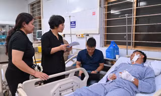 Thông tin mới nhất về sức khỏe các nạn nhân được cứu vụ lật tàu ở Hạ Long