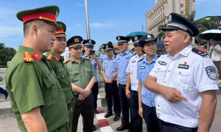 Bàn giao đối tượng truy nã đặc biệt nguy hiểm cho Công an Trung Quốc