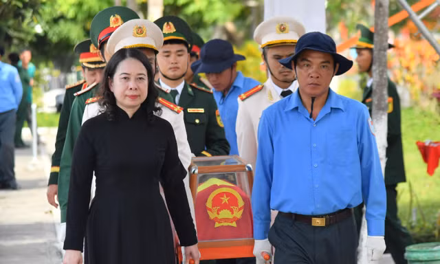 Phó Chủ tịch nước dự lễ truy điệu, an táng 235 hài cốt liệt sĩ tại An Giang