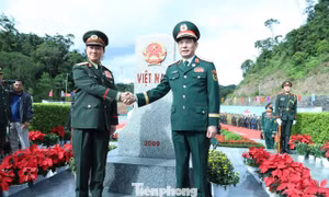 Đại tướng Phan Văn Giang dẫn đầu đoàn Việt Nam sang Lào dự Giao lưu hữu nghị Quốc phòng biên giới lần thứ III
