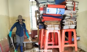 Nhiều trường học ở Nghệ An chìm trong biển nước