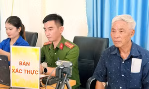 Đạp xe từ Kon Tum về Nghệ An, cụ ông 75 tuổi nuôi hy vọng tìm hai anh liệt sĩ