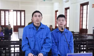 Từ lời rủ rê 'đi làm kiếm tiền', cậu bé 15 tuổi thành bị cáo trong vụ án hơn 6kg ma túy