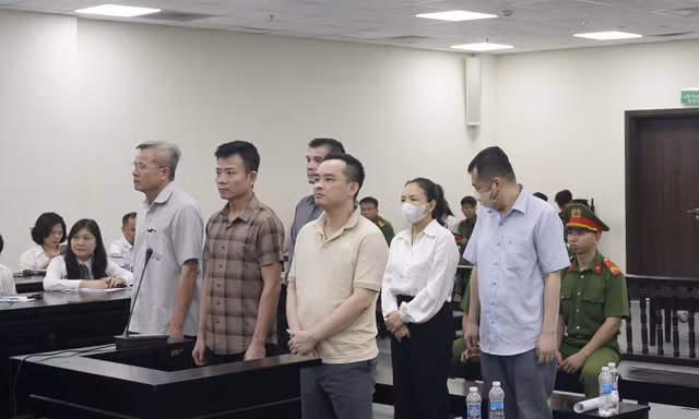 Cựu giám đốc khai nằm viện chờ mổ vẫn bị sếp gọi đem tiền ra Hà Nội 'chi ngoại giao'