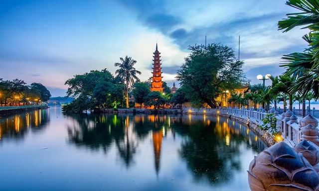 Hà Nội: Hơn 30 nghìn tỷ đồng mở rộng đường ven Hồ Tây, xây sàn ngắm cảnh, bến du thuyền