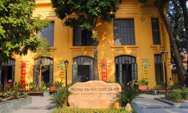 Hà Nội: Không di dời toàn bộ bệnh viện, trường học ra khỏi khu vực trung tâm