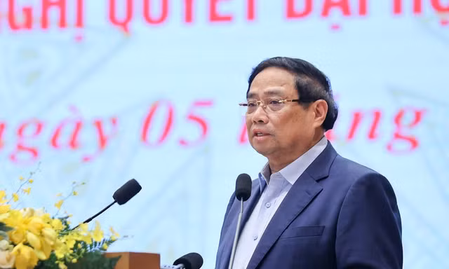 Thủ tướng phát động đợt thi đua cao điểm chào mừng Đại hội XIV của Đảng