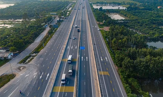 Đề xuất làm cao tốc 10 làn xe kết nối sân bay Gia Bình