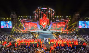 Màn kết concert Thanh xuân khiến hàng chục nghìn người xúc động