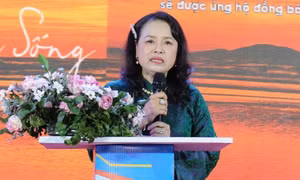 Người phụ nữ đi săn 10.000 tấm ảnh về mặt trời suốt 10 năm 