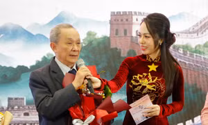 Một trong số các tác giả nhận giải nhất.