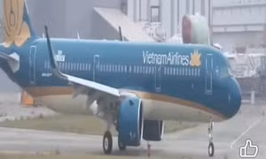 Thực hư chiếc máy bay A321 của Vietnam Airlines bị biến dạng 