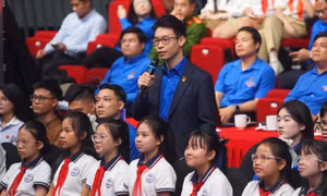 Sống tích cực, cân bằng khát vọng cá nhân và trách nhiệm với gia đình, đất nước